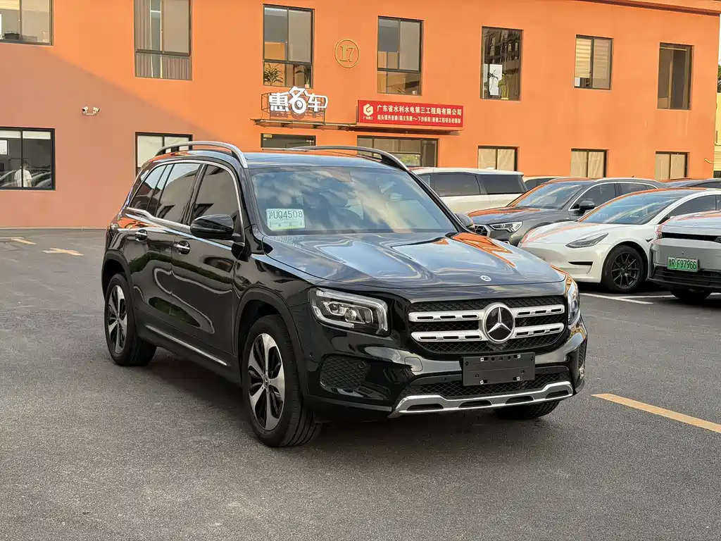 Mercedes-Benz GLB 2023