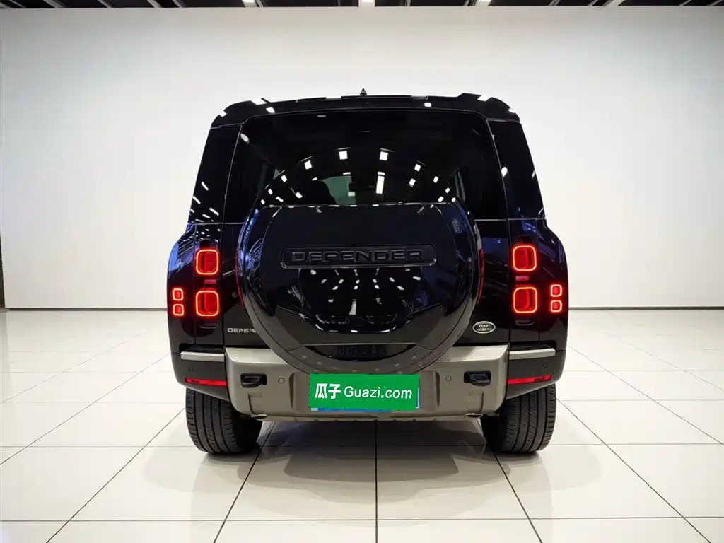 Land Rover Defender 2025 — фото 4