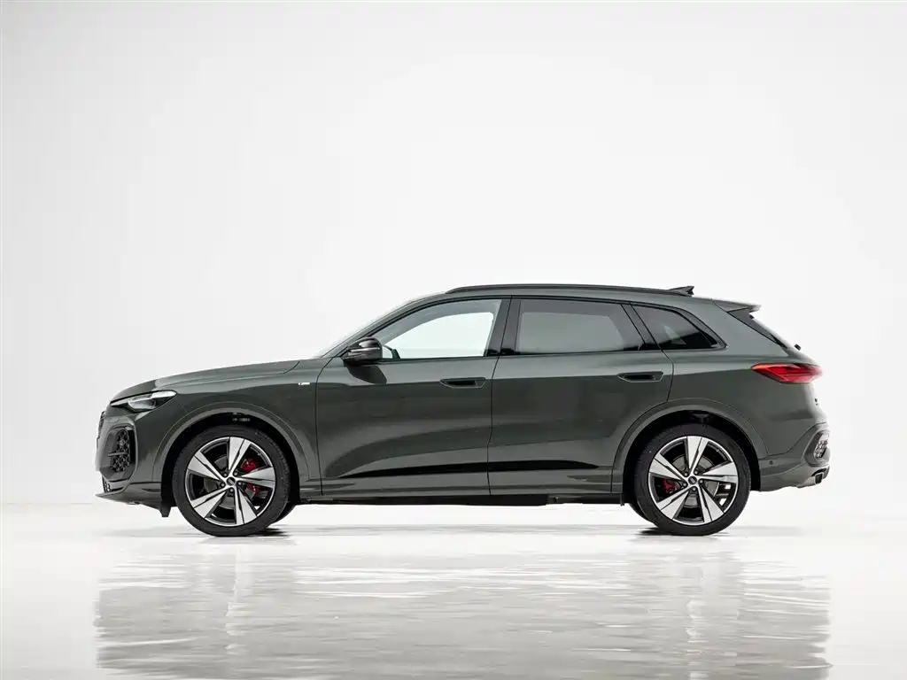 Audi Q5L Sportback — фото 7