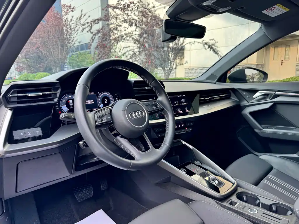 Audi A3 2023 — фото 9