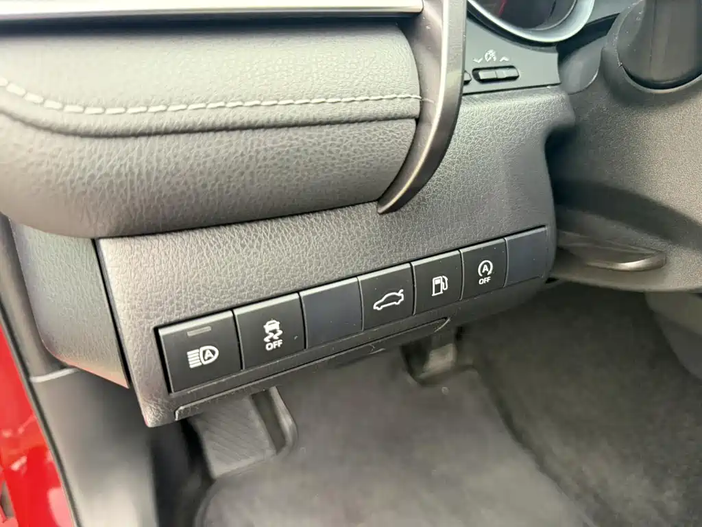 Toyota Camry 2018 — фото 11