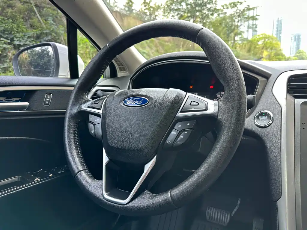 Ford Mondeo 2018 — фото 18
