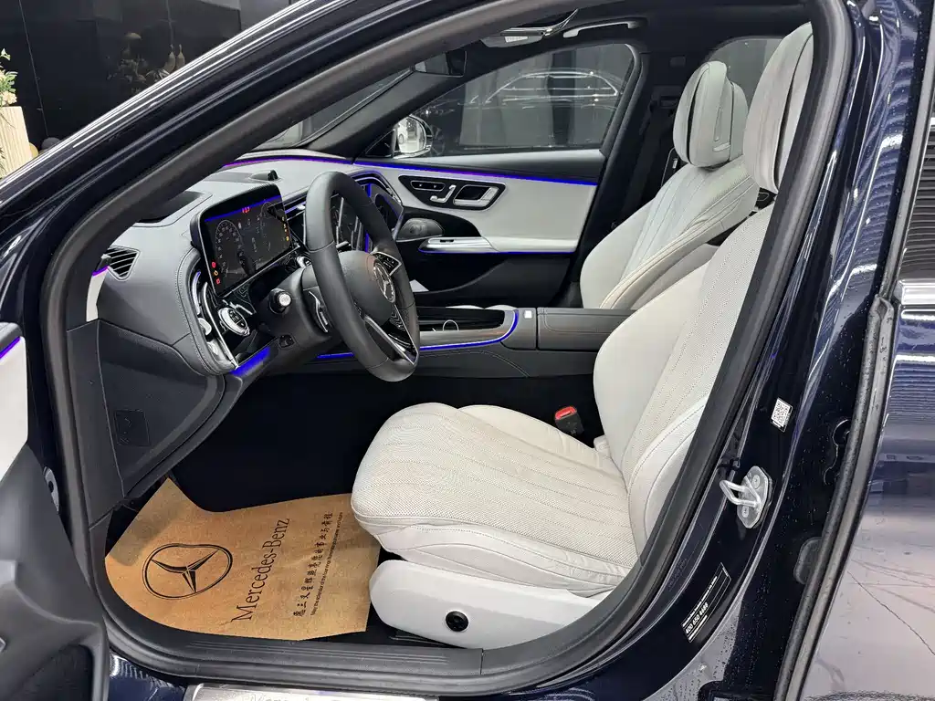 Mercedes-Benz E-Class 2023 — фото 18