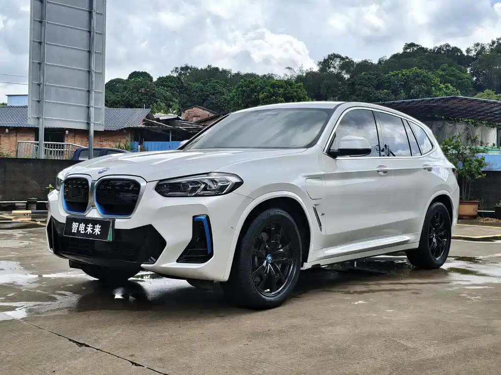 BMW iX3 2022 — фото 1