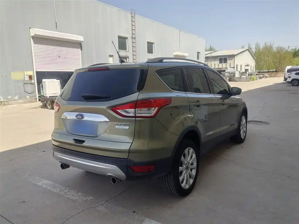 Ford Kuga 2014 — фото 9