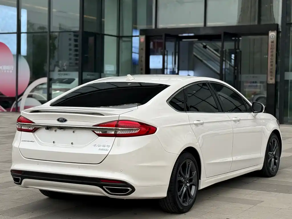Ford Mondeo 2018 — фото 11