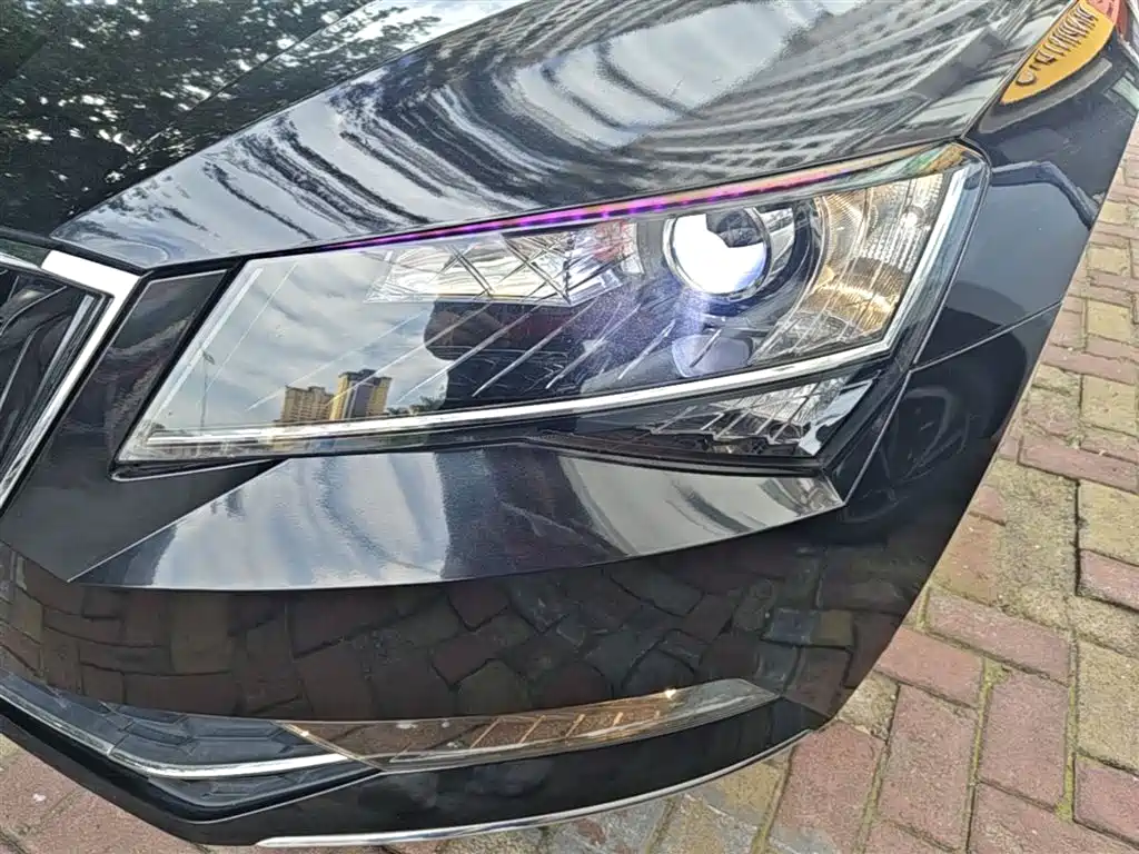Skoda Superb 2016 — фото 24