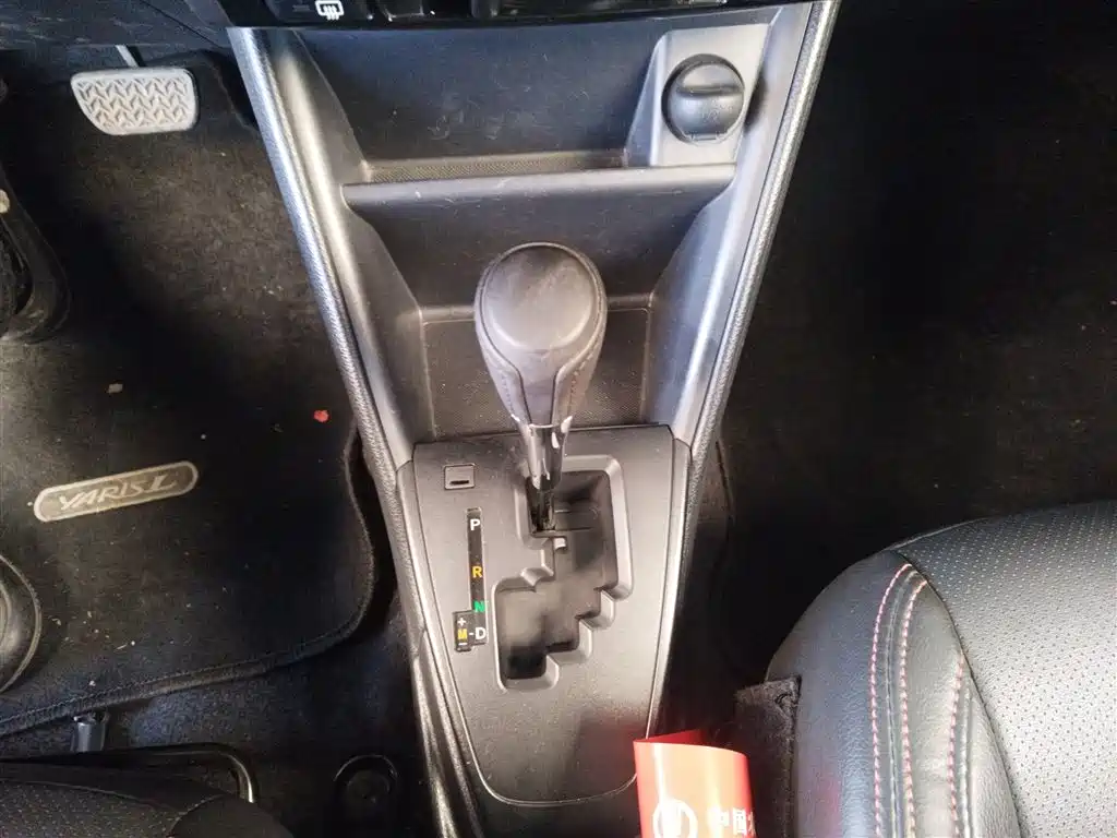 Toyota Yaris L 2017 — фото 14