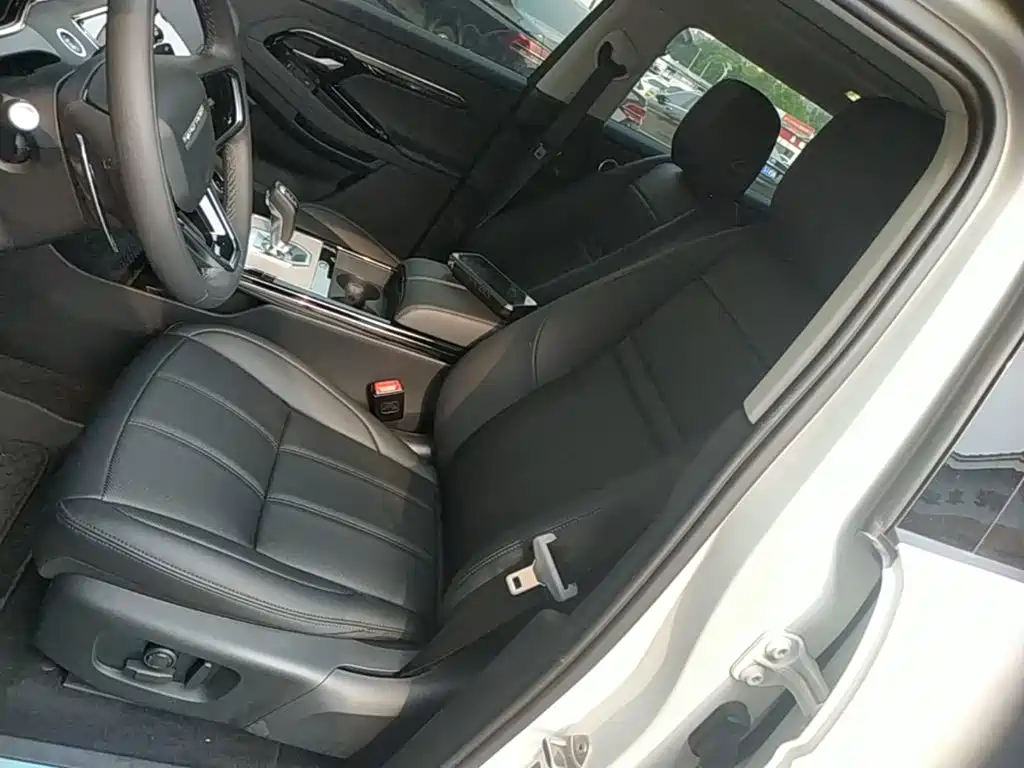 Land Rover Evoque 2023 — фото 15