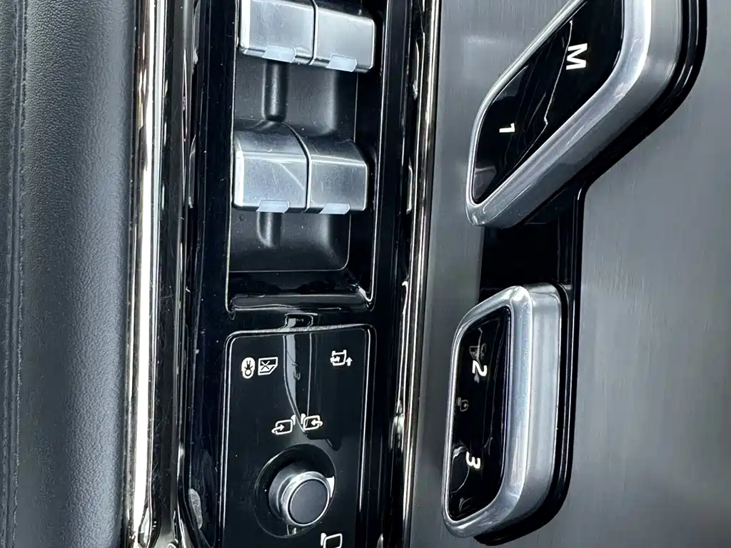 Land Rover Sport 2023 — фото 24