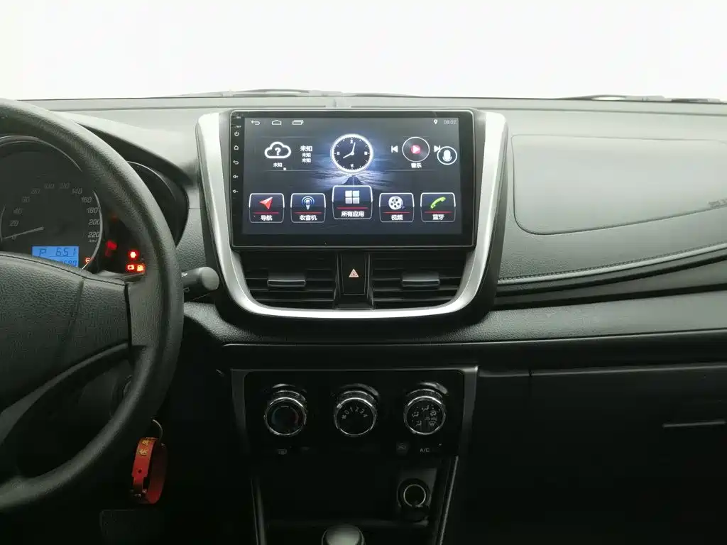Toyota Yaris L 2020 — фото 12