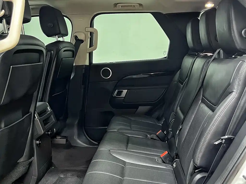 Land Rover Discovery 2017 — фото 7