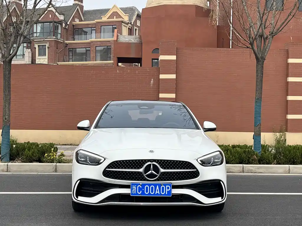Mercedes-Benz C-Class 2025