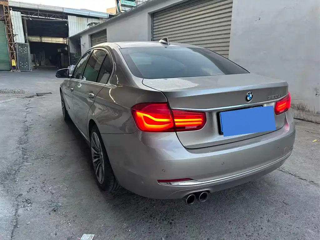 BMW 3 Series 2018 — фото 9