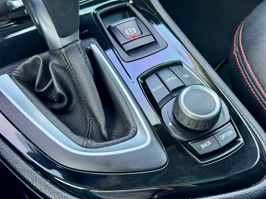 BMW 2 Series Station Wagon 2017 — фото 18