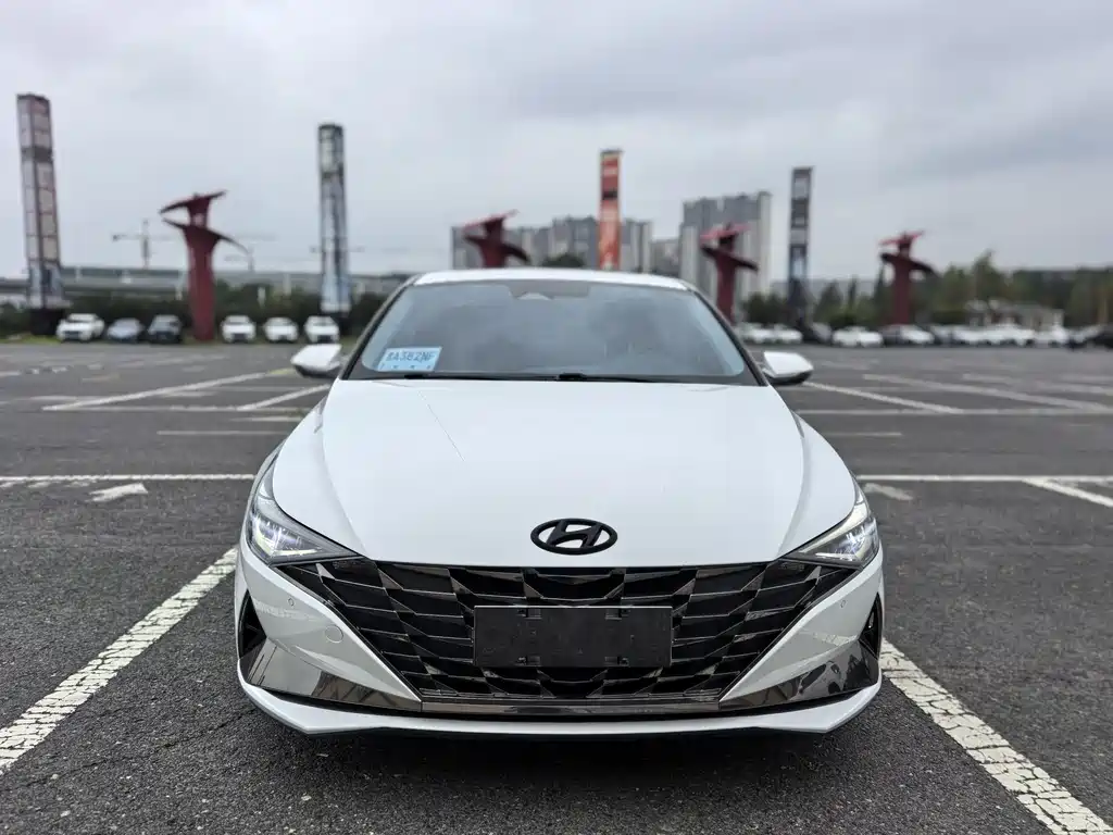 Hyundai Elantra 2023