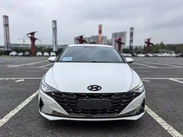 Hyundai Elantra 2023