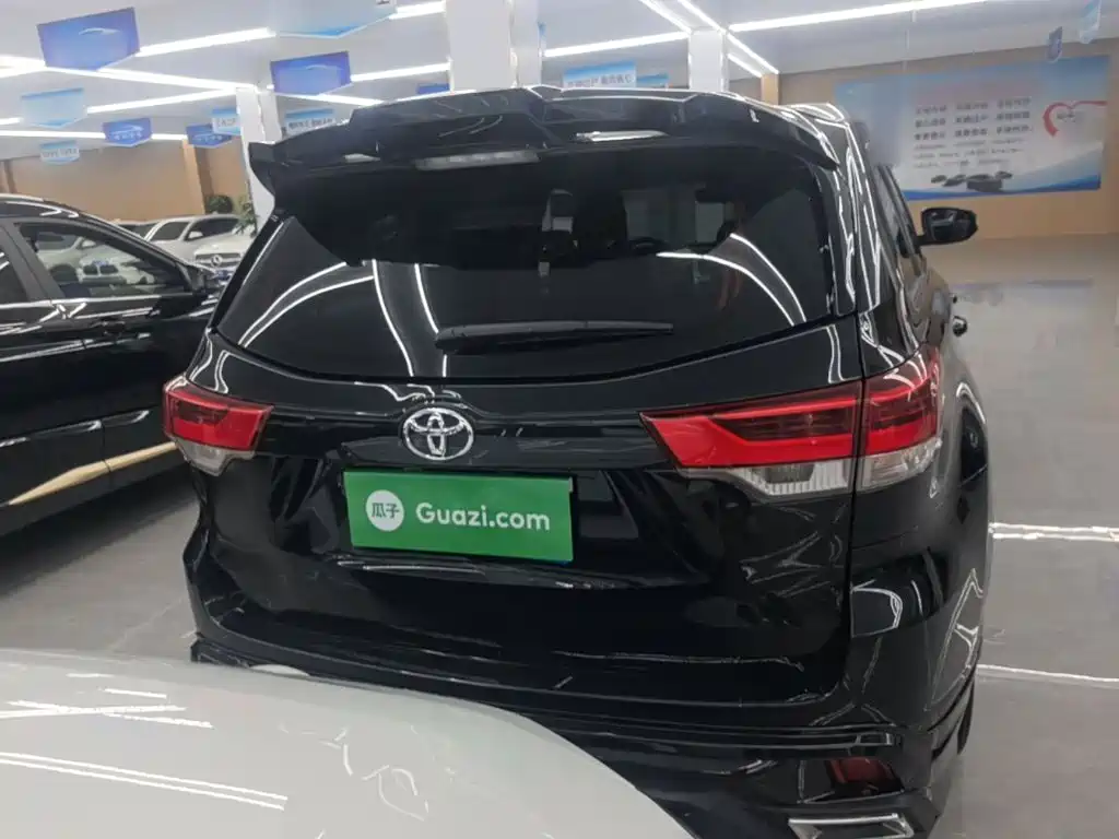 Toyota Highlander 2021