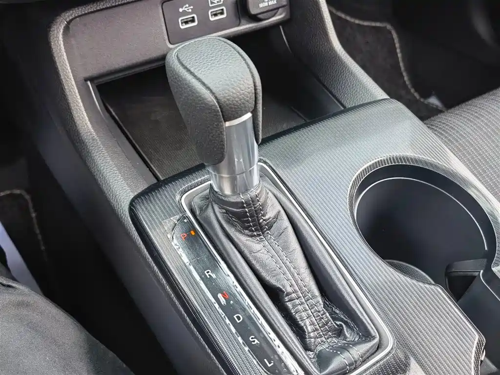 Honda Civic 2024 — фото 12