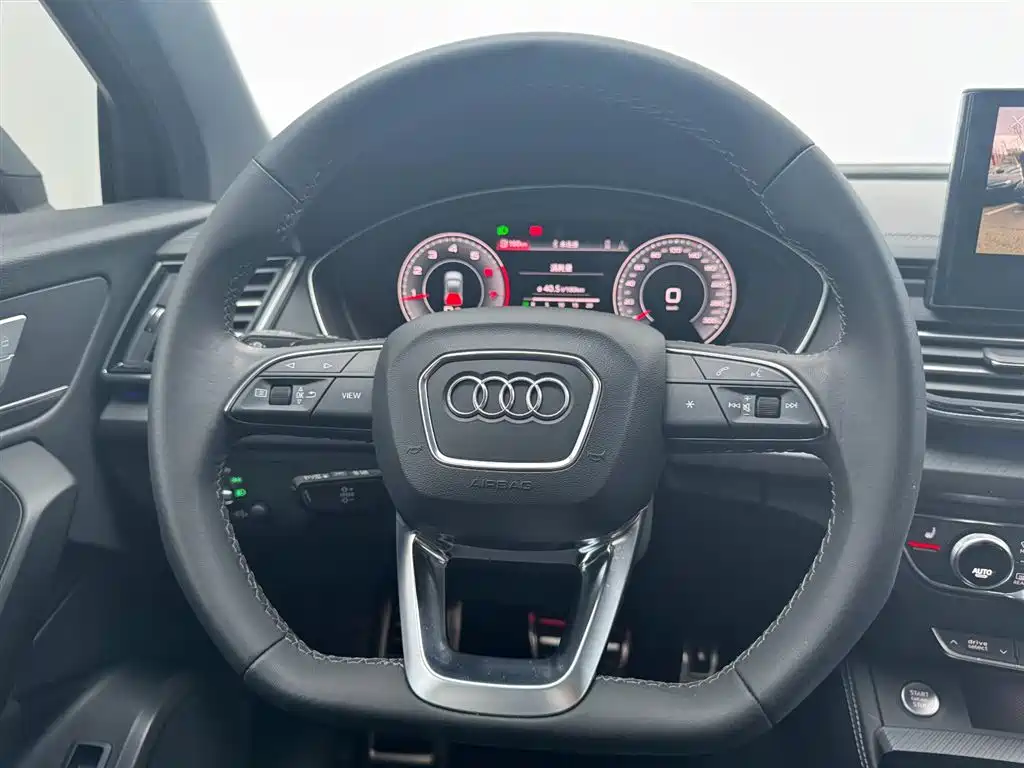 Audi Q5L 2024 — фото 11
