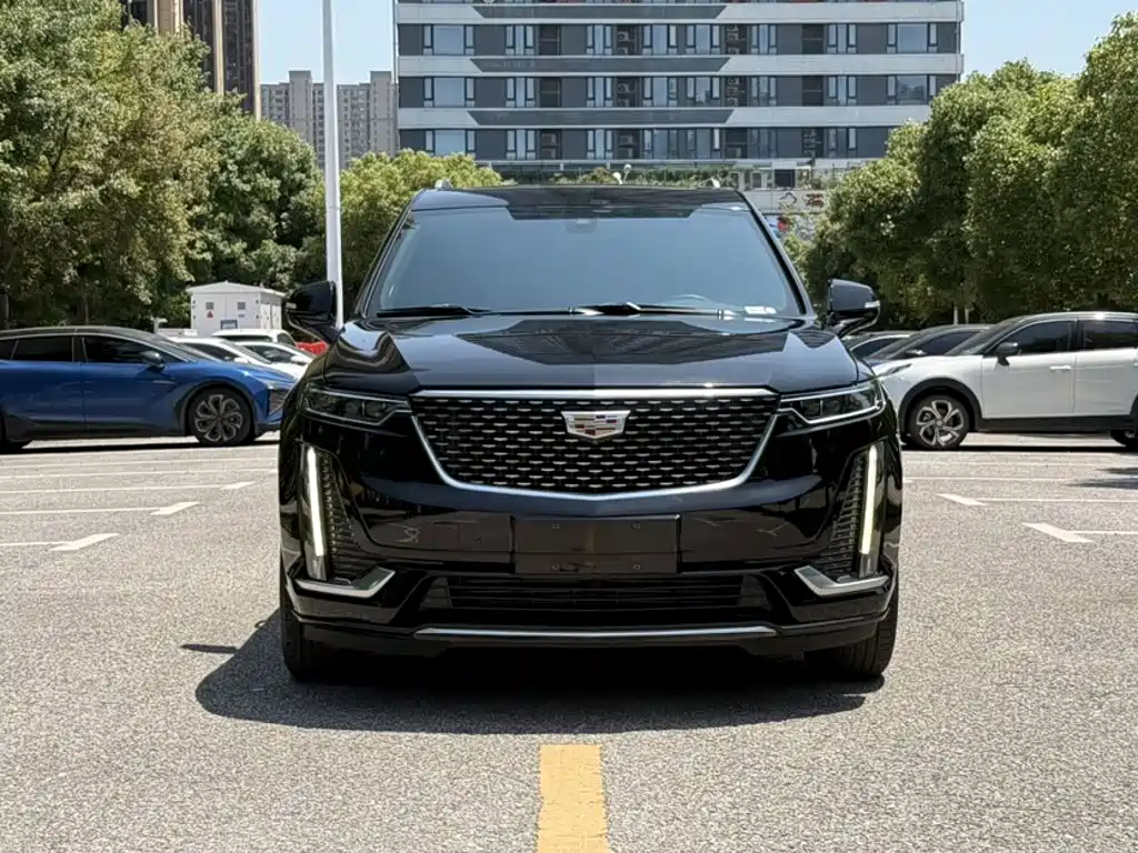 Cadillac XT6 2022 — фото 8