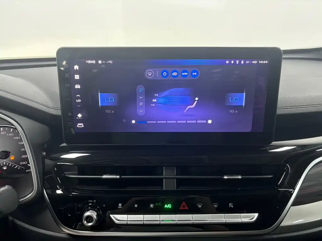 Haval H6 2023 — фото 16