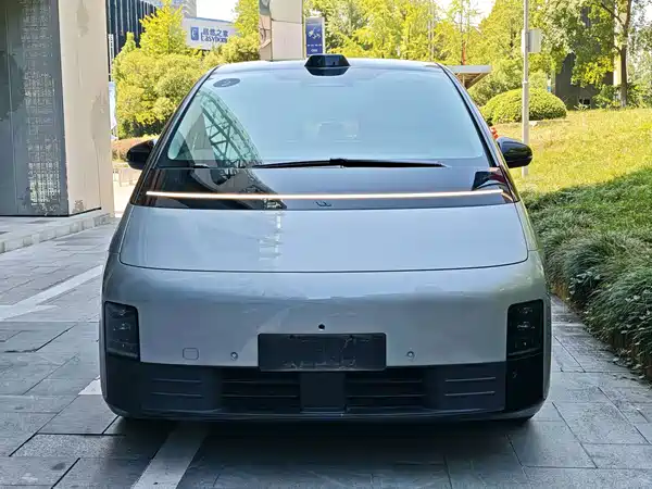 Li Auto MEGA 2024