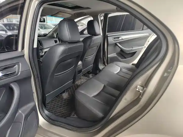 Roewe 360 2017