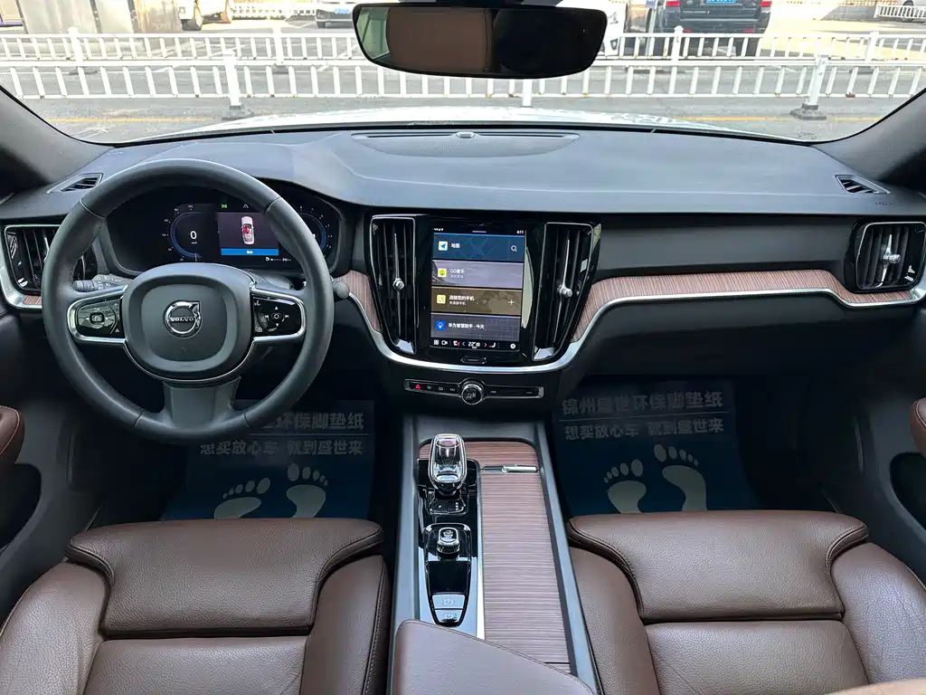 Volvo S60 2023 — фото 10