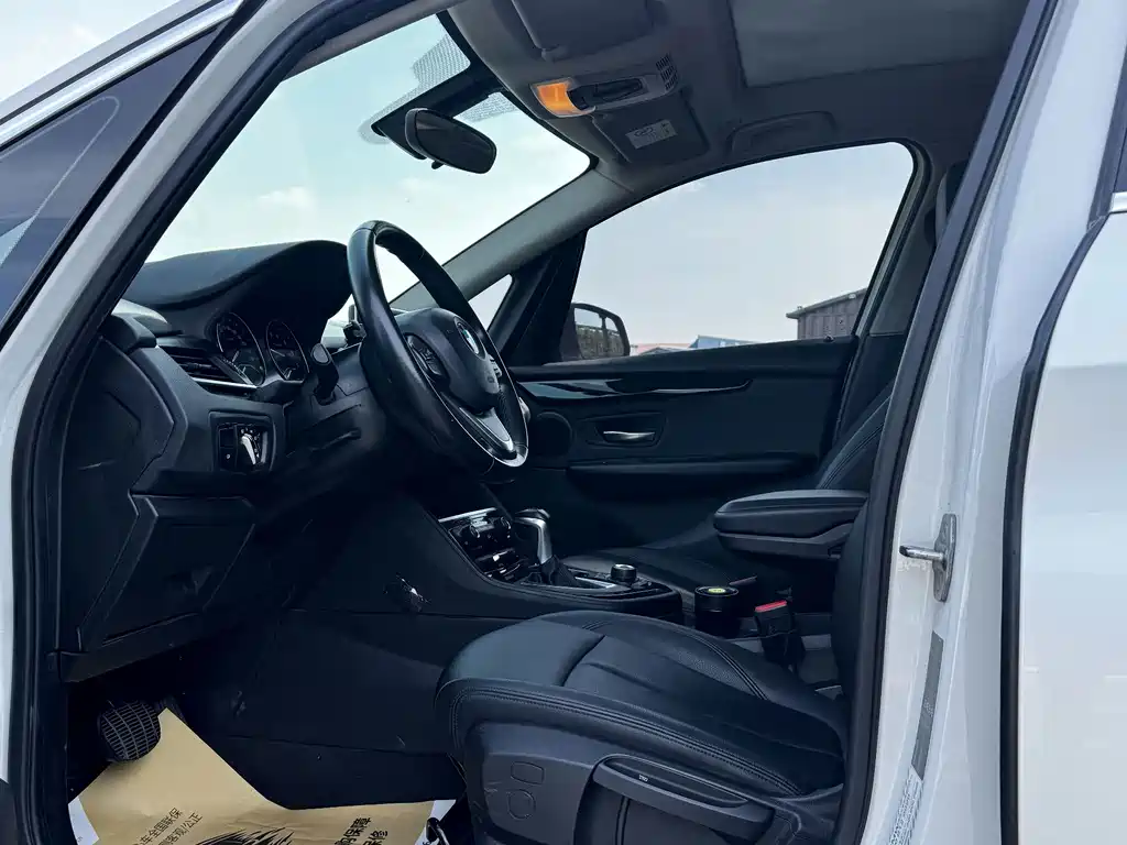 BMW 2 Series Station Wagon 2019 — фото 12
