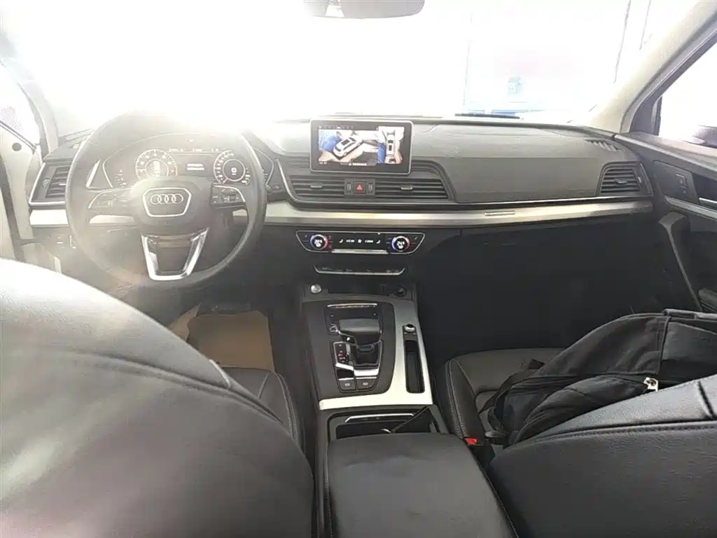 Audi Q5L 2020 — фото 10