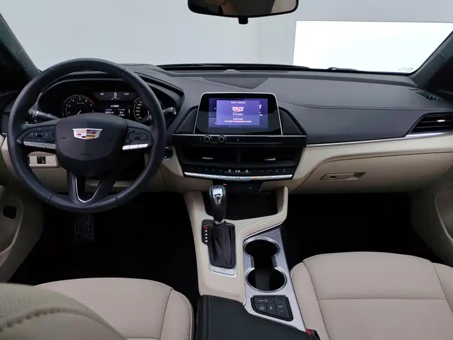 Cadillac CT4 2024 — фото 12