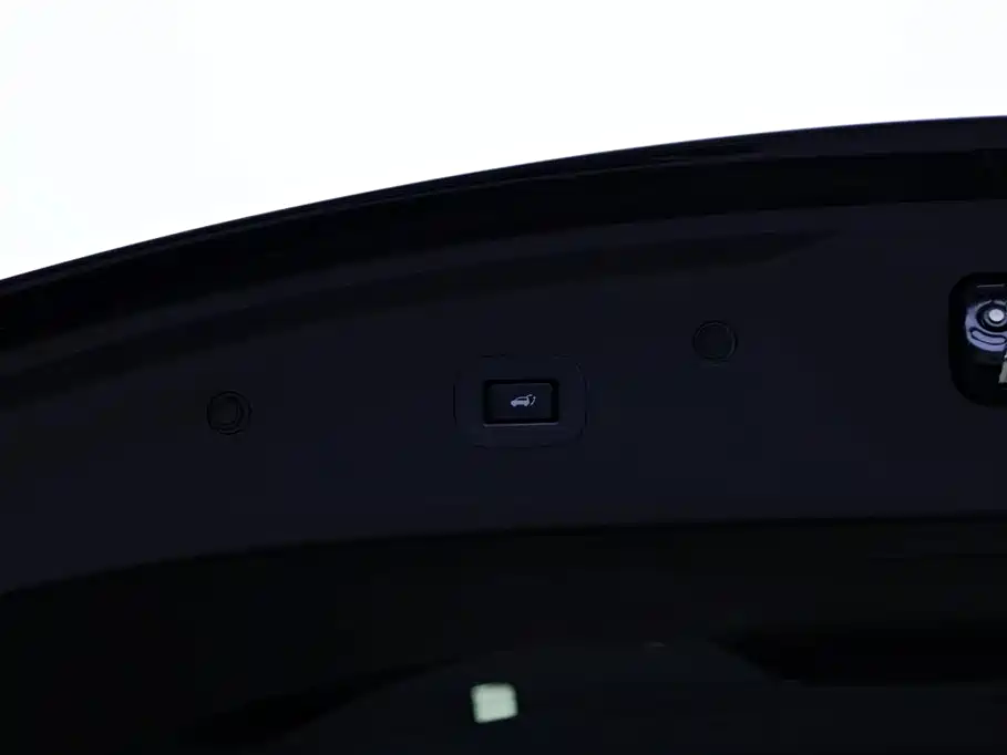 Infiniti QX80 2017 — фото 38