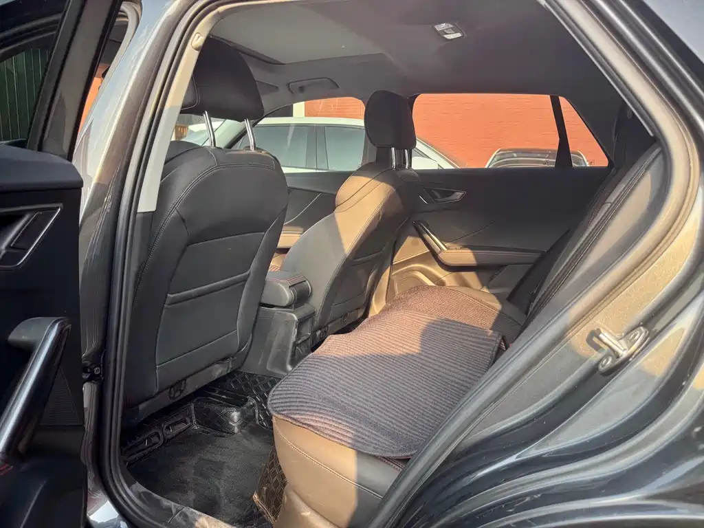Audi Q2L 2023