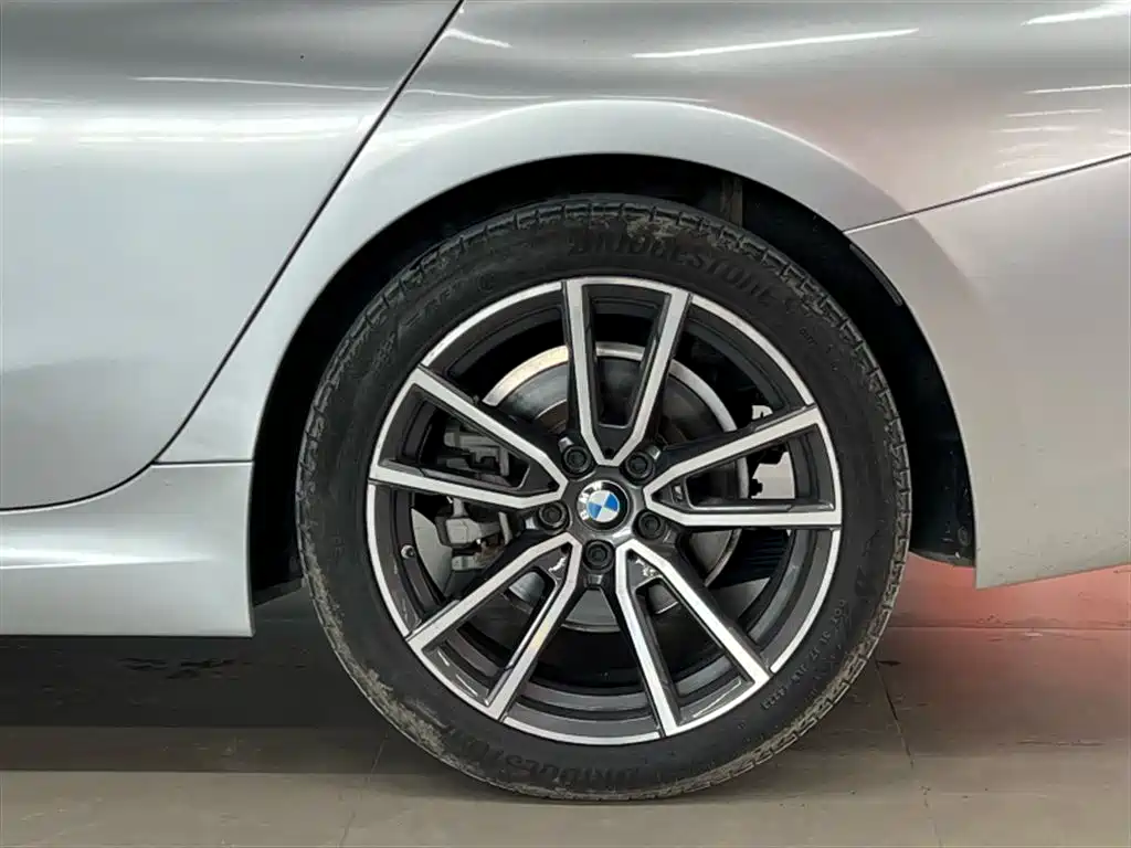 BMW 3 Series 2021 — фото 16