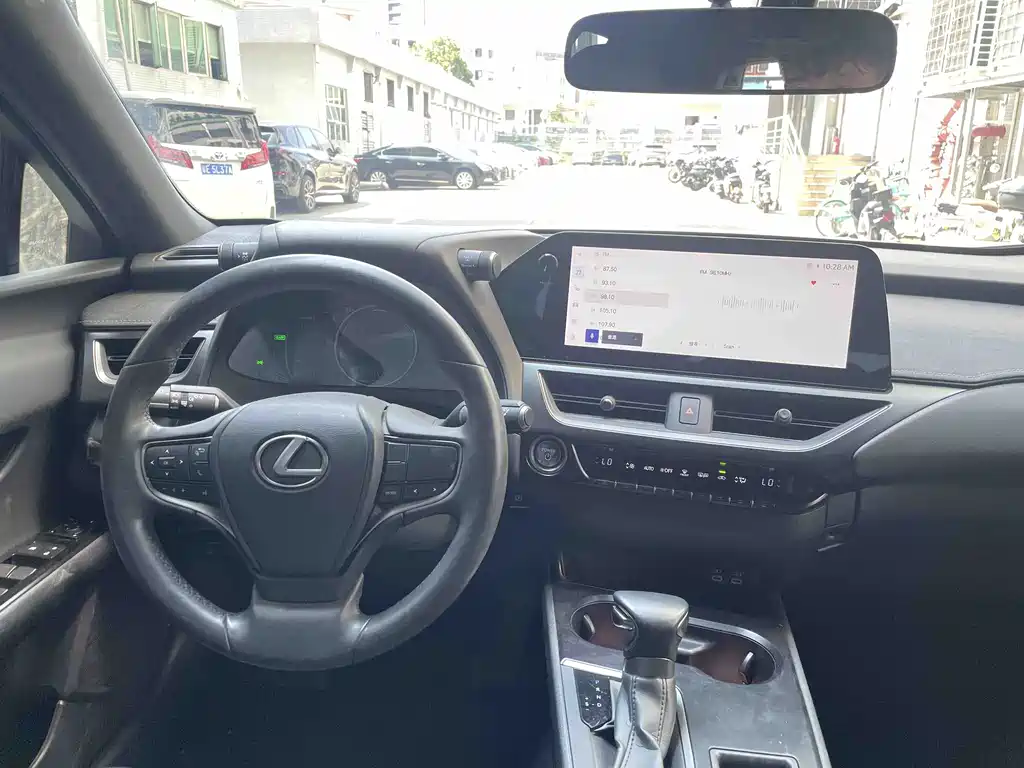 Lexus UX 2023 — фото 10