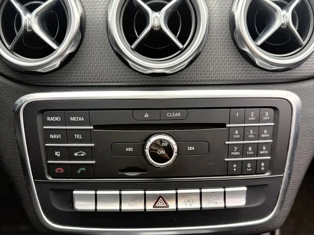 Mercedes-Benz GLA 2018 — фото 17