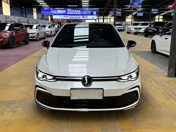 Volkswagen Golf 2021