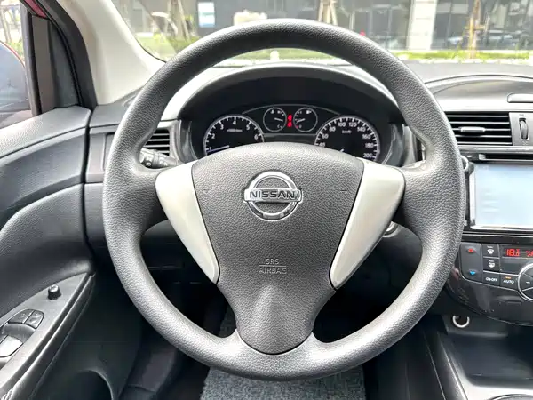 Nissan Tiida 2013