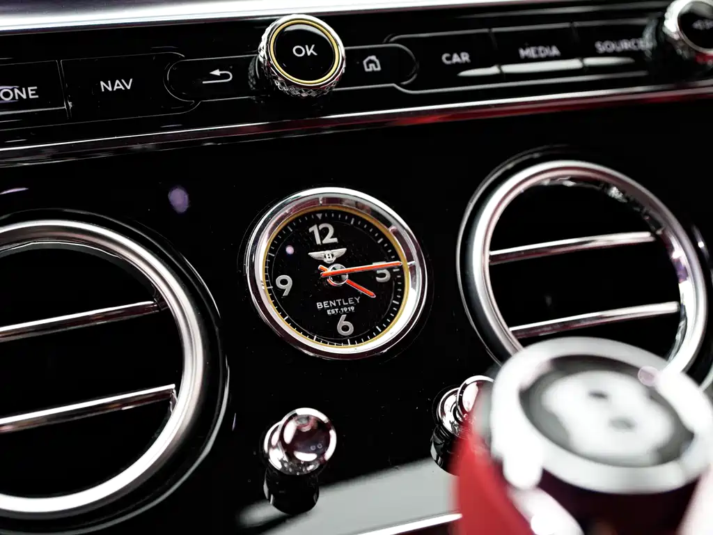 Bentley Continental 2021 — фото 12