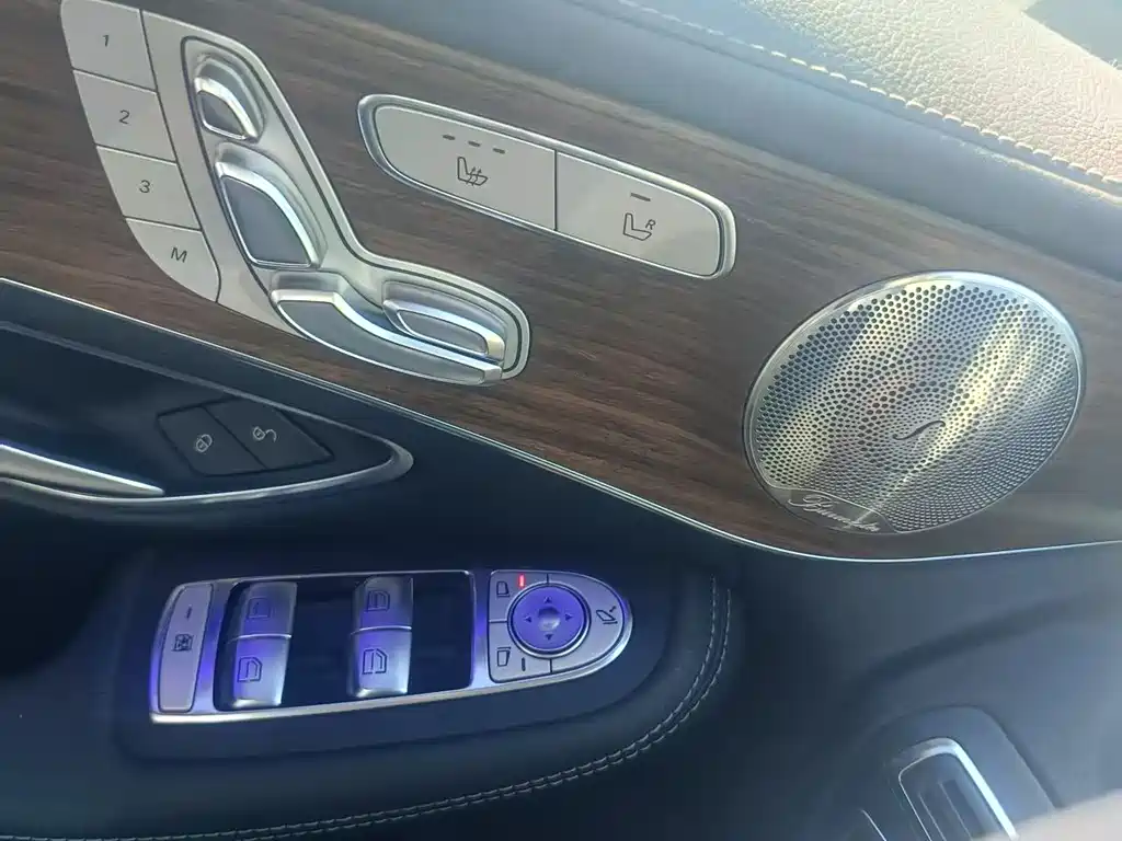 Mercedes-Benz GLC 2021 — фото 11