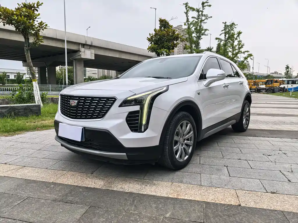 Cadillac XT4 2021 — фото 1