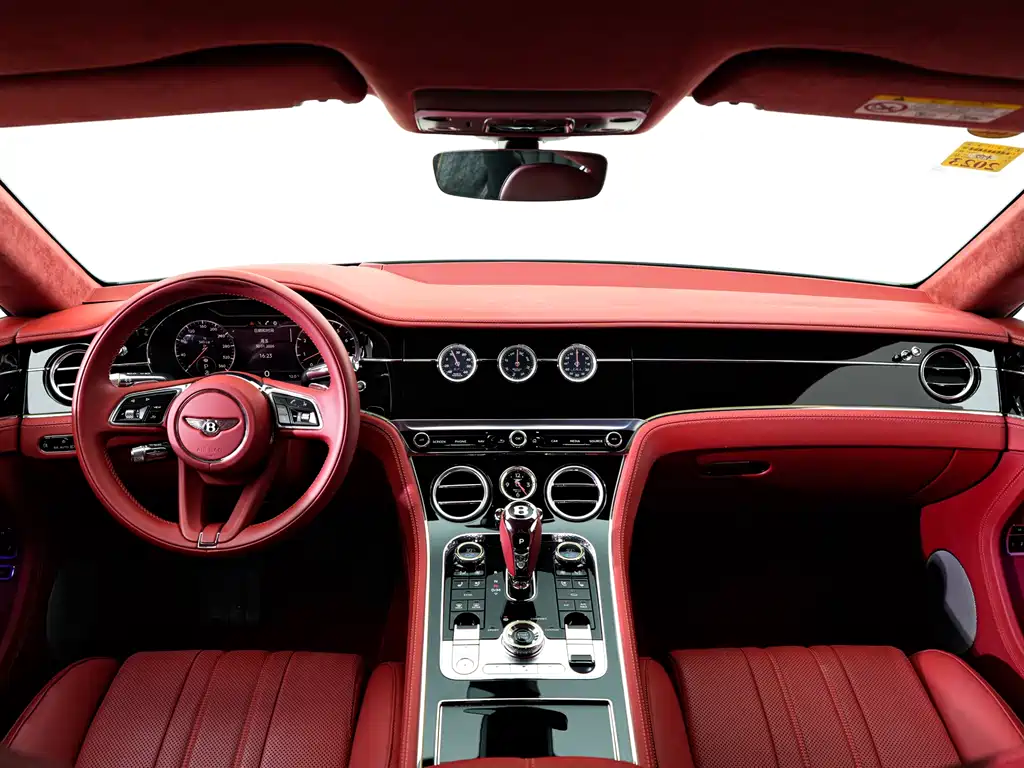 Bentley Continental 2021 — фото 19