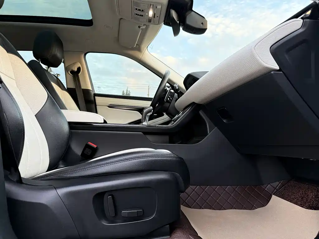 Land Rover Evoque 2022 — фото 20