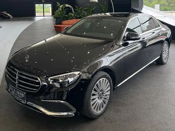 Mercedes-Benz E-Class 2022