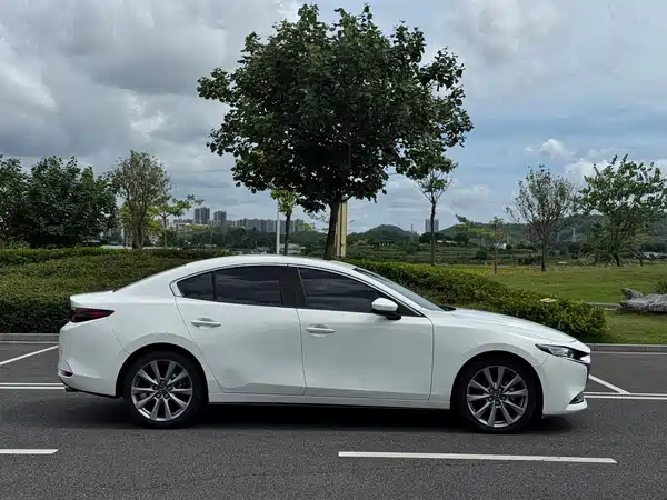 Mazda 3 Axela 2021