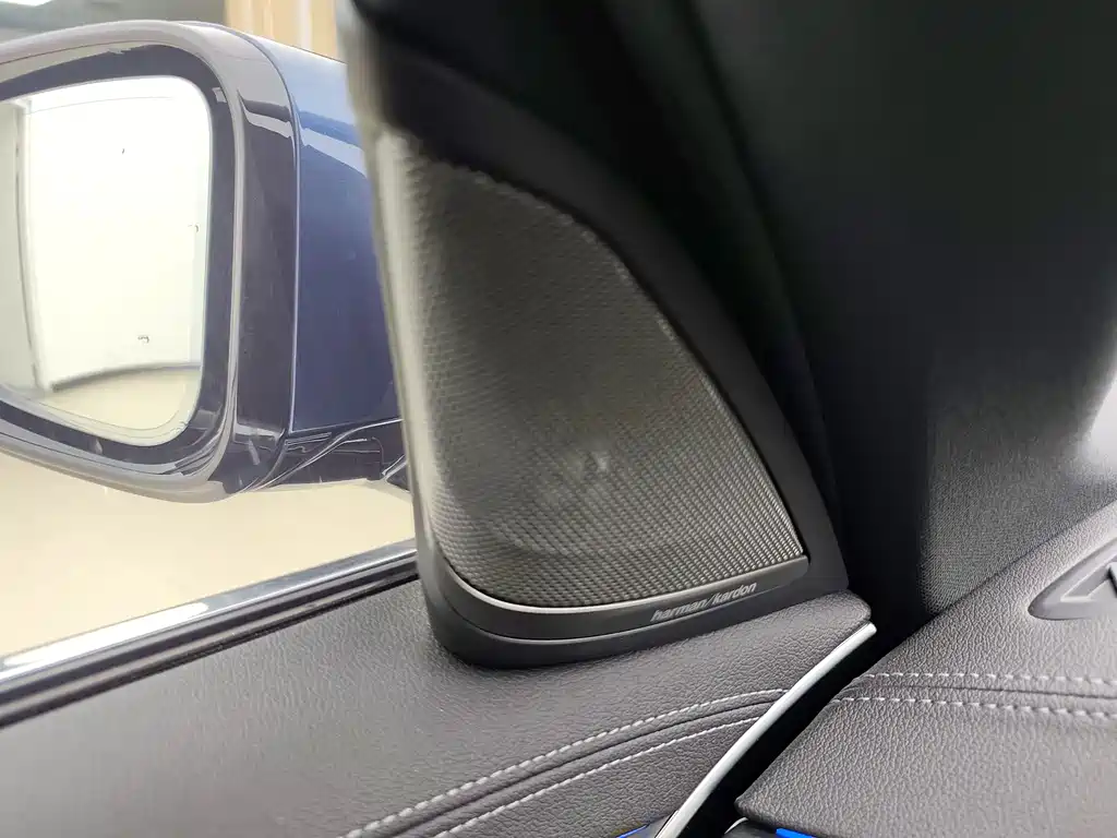 BMW 5 Series 2021 — фото 13