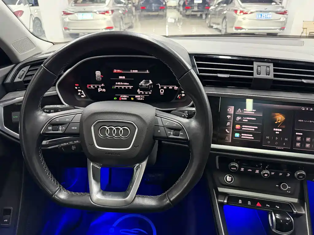 Audi Q3 2022 — фото 11