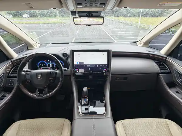 Toyota Vellfire 2024