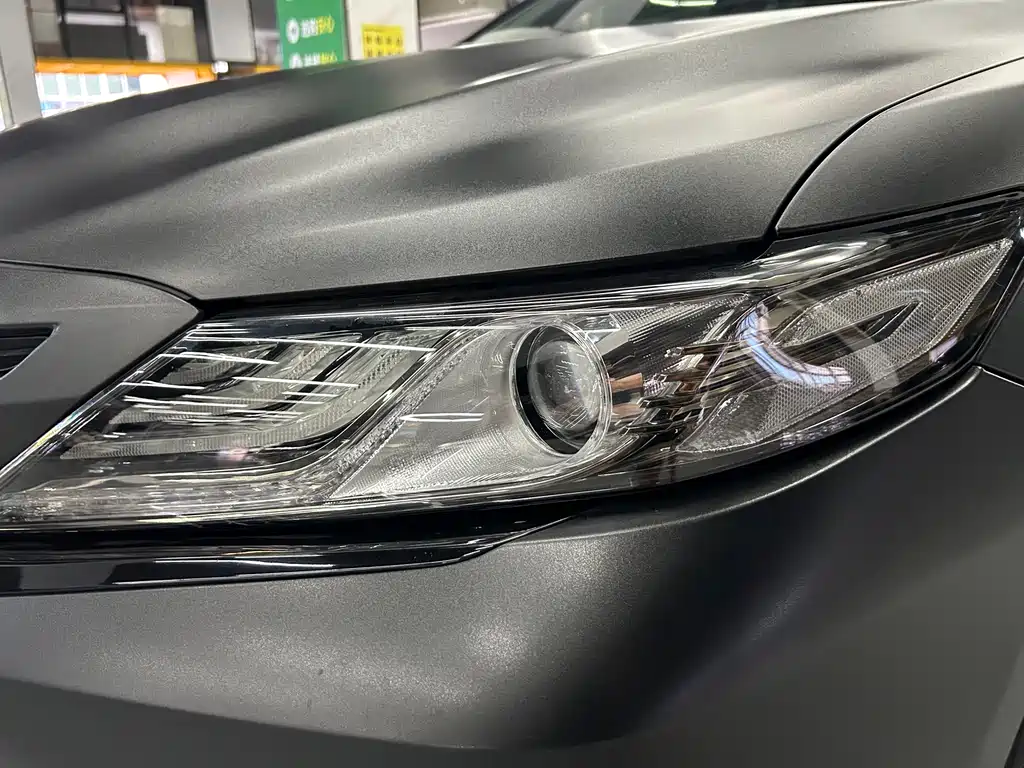 Toyota Camry 2018 — фото 16